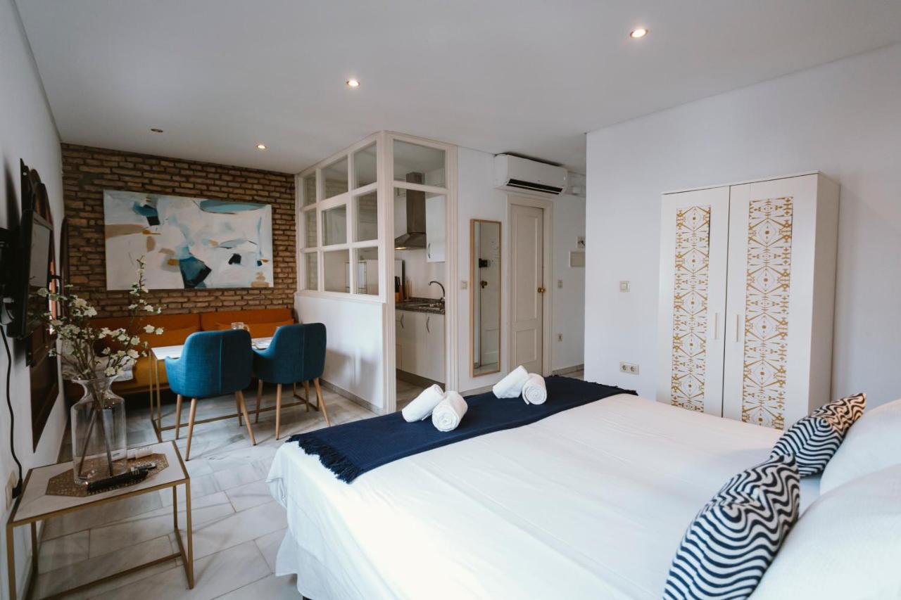 Complete Studio With Terrace - 1Bth- La Giralda Apartment เซบีญา ภายนอก รูปภาพ